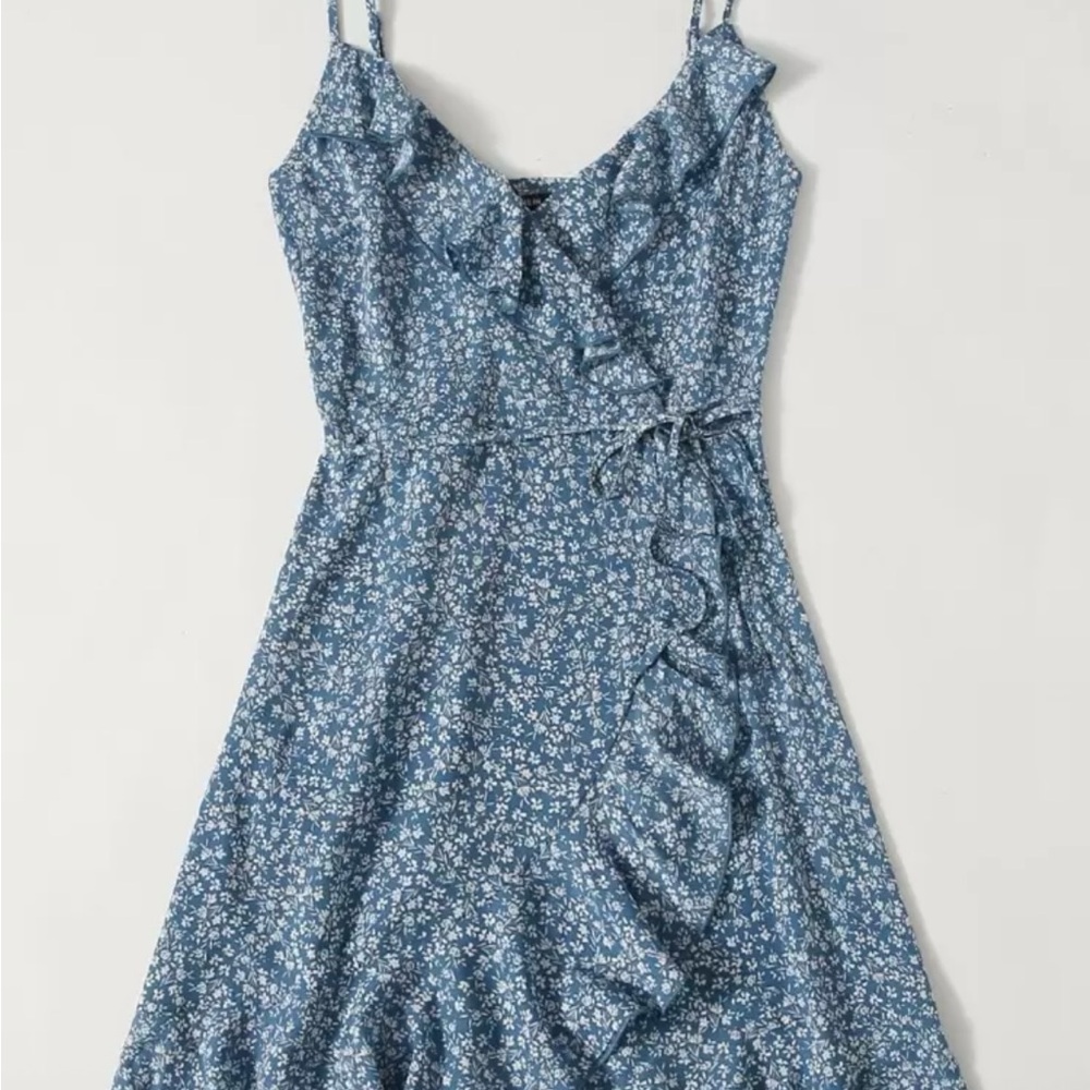 TWO SHEIN Midi Dresses. One red, one blue - Picture 4 of 6